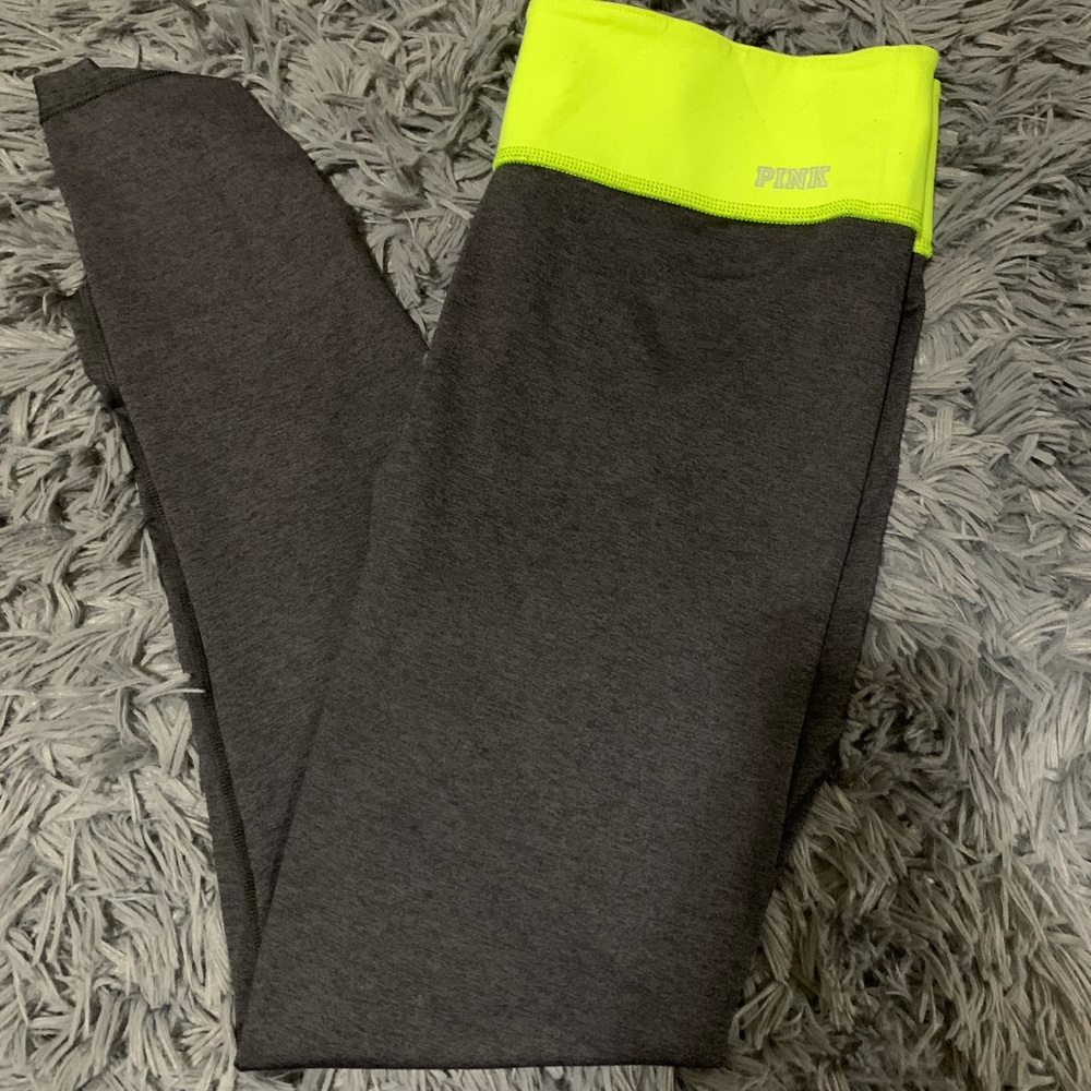 Reversible pink leggings